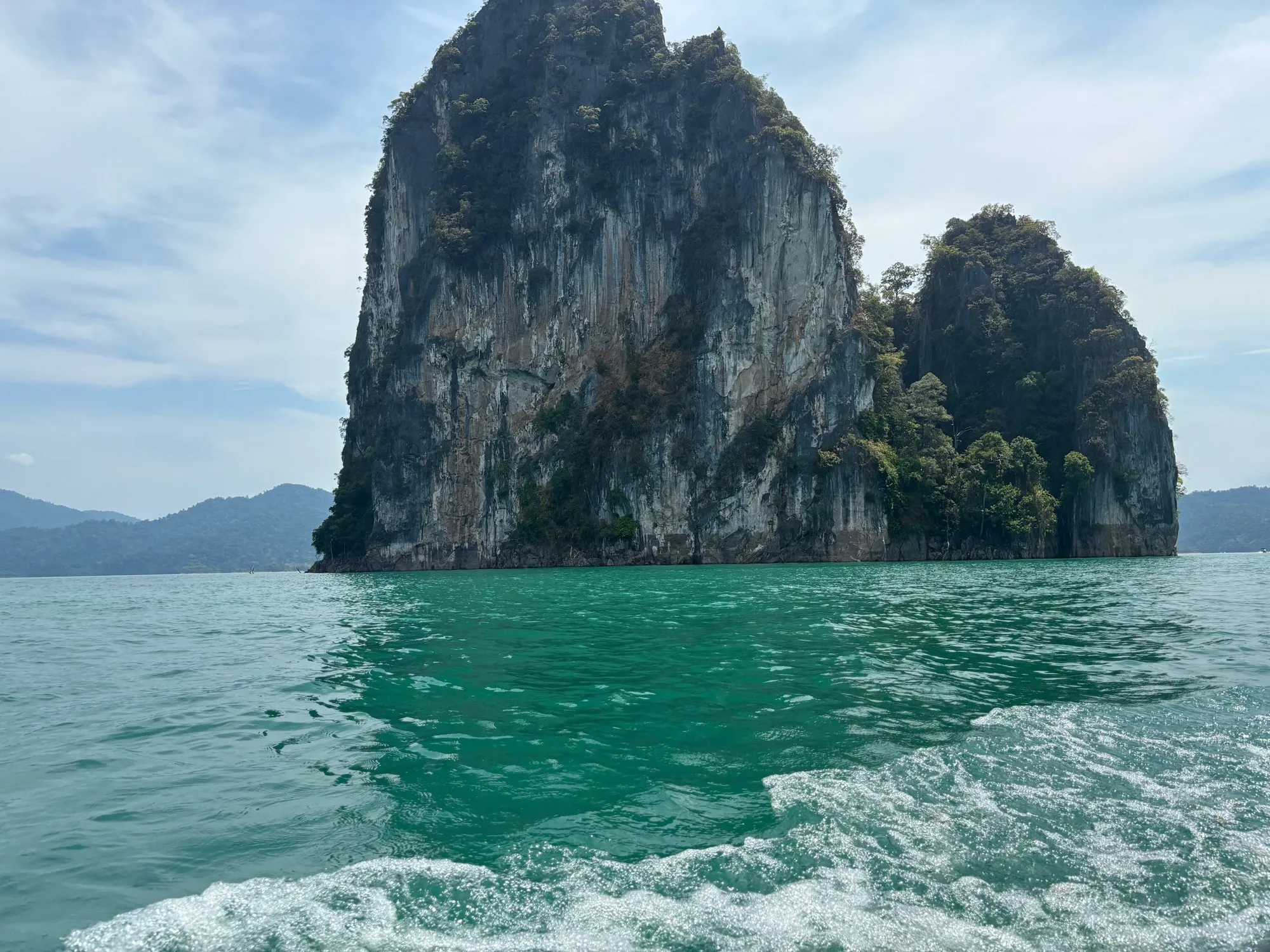 Overnachten op het meer in Khao Sok: een ervaring die je nooit vergeet! — Thailand