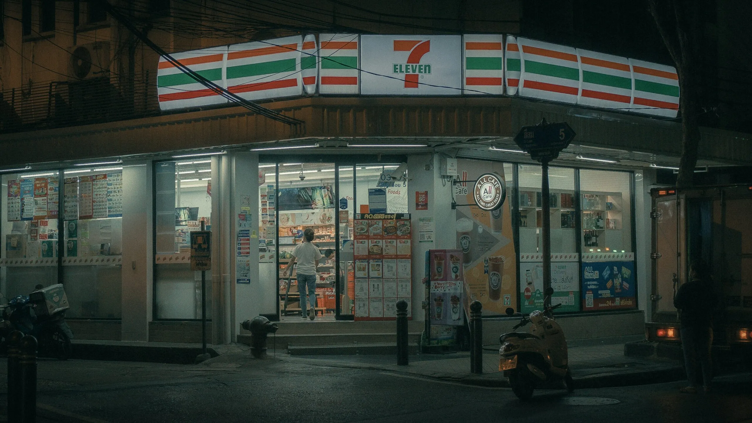 De top 10 dingen die je moet proberen bij de 7-Eleven in Thailand — Thailand