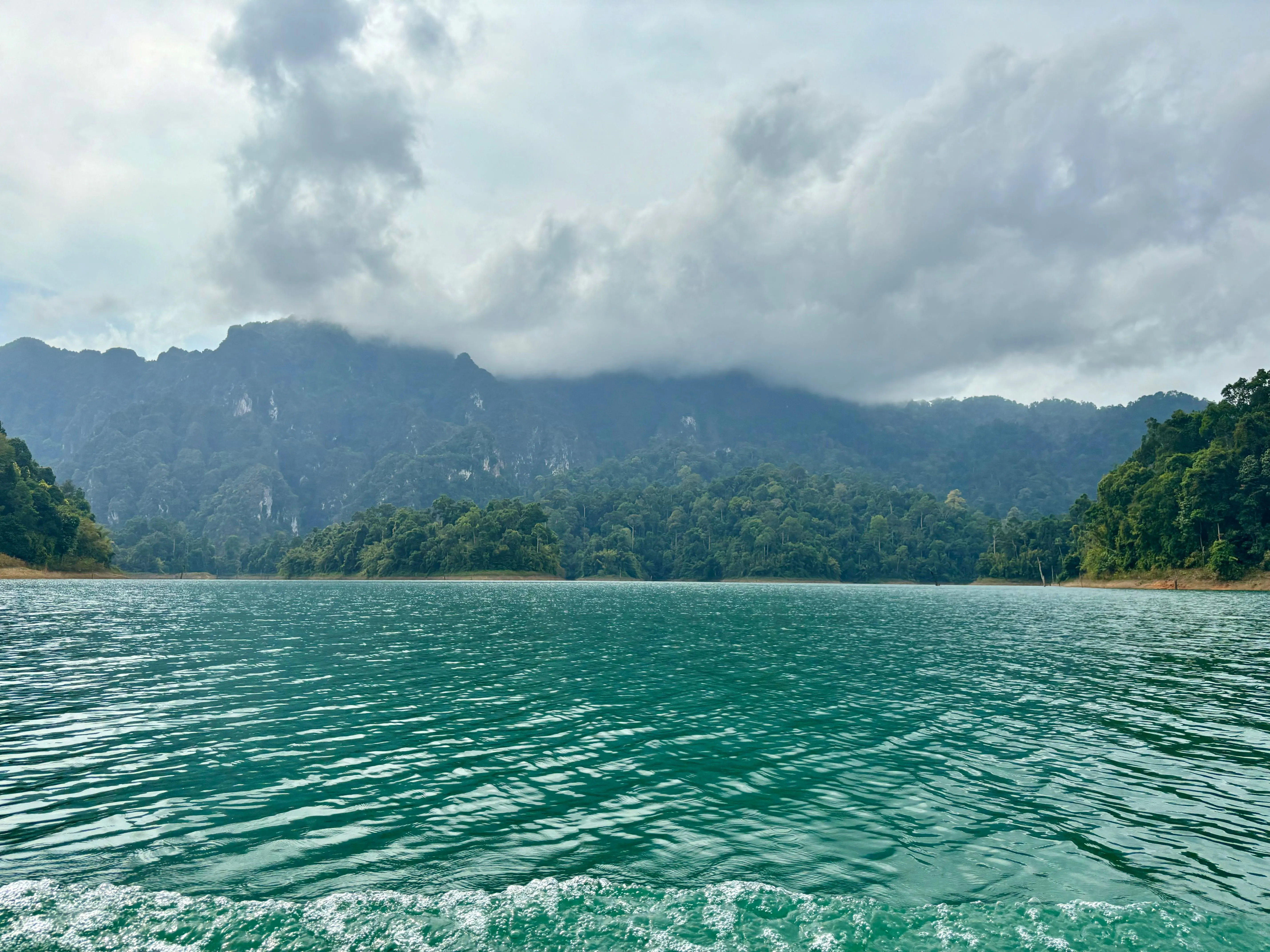 Ontdek alle reisopties van Bangkok naar Khao Sok! — Thailand